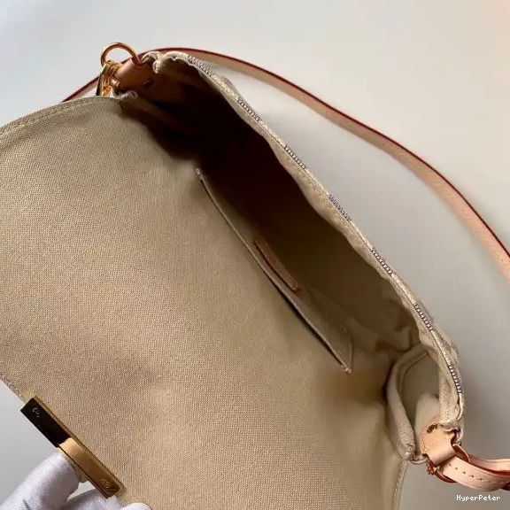 Louis Favorite Vuitton PM 0614